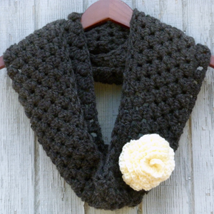 crochet graphite and rose infinity scarf
