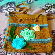 Check out another one of Faiza's crocheted bags.