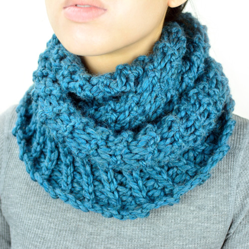 crochet broomstick winter infinity scarf