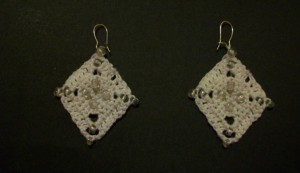 crochet_beaded_diamond_earrings