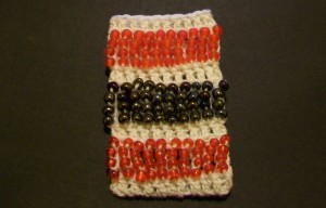 crochet_beaded_stripe_pouch