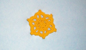 crochet_lacey_sun_applique