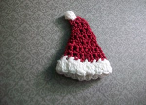 crochet_mini_santa_hat