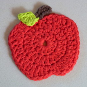 easy apple crochet coaster free pattern - Jenny & Teddy