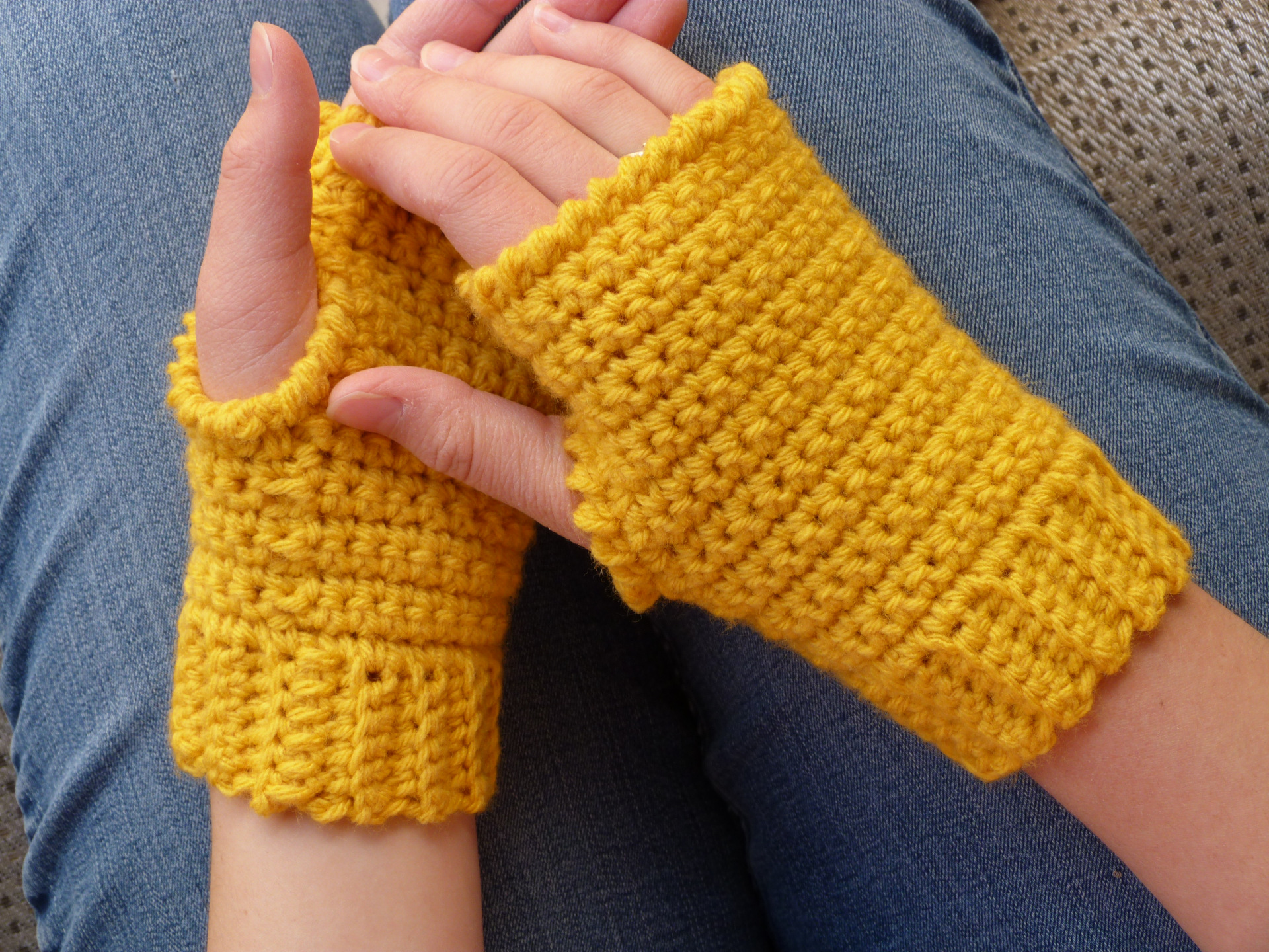 How To Crochet A Fingerless Glove